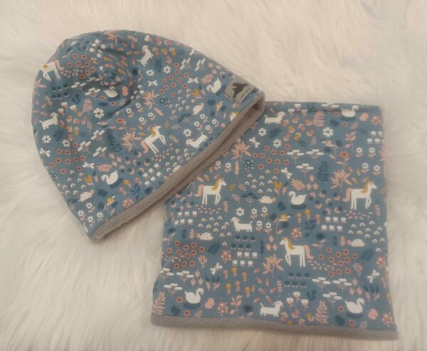 Set Haube Mütze und Loop mit Warmfutter Schwan, Pferd hellblau